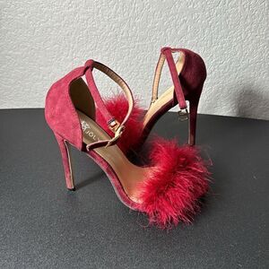 MM JULY BURGUNDY FUZZY HEELS/SANDAL SIZE 38 (7.5)